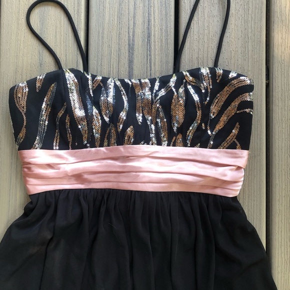 City Triangles Gorgeous Black Dress with Pink Sequin & Tie Accent Size M - Picture 3 of 8